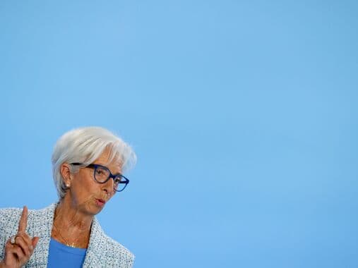 Lagarde, ECB-nin endiriminin faizləri "xətti eniş yoluna" qoymadığını söylədi.