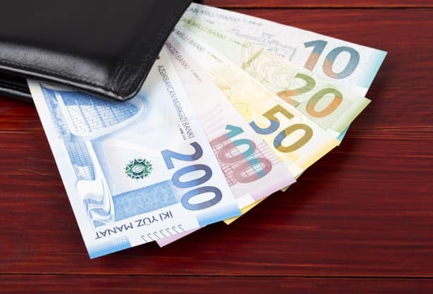 Azərbaycanda orta aylıq nominal əməkhaqqı 10,2 % artıb