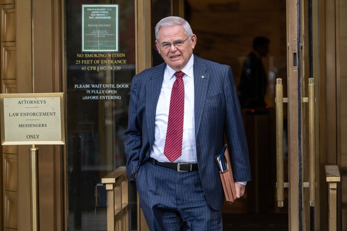 Bob Menendez dostlarını lobbi etmək üçün prokuror müsahibəsindən istifadə etdi