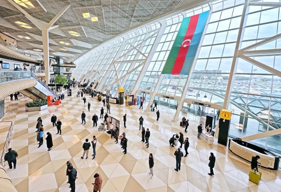Bu ilin mayında Bakı hava limanında sərnişin dövriyyəsi artıb