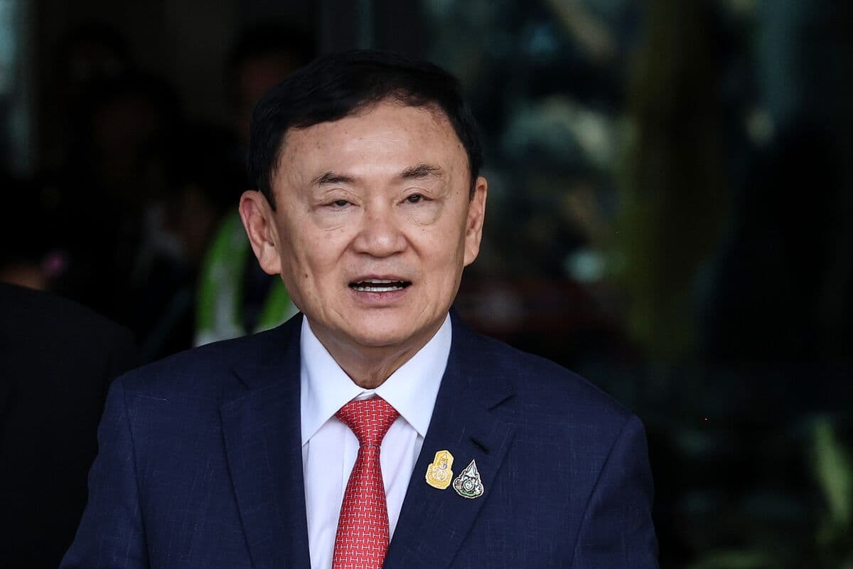 Thaksin və Taylandın baş naziri böhran dərinləşdikcə məhkəmə işlərinə qarışıblar