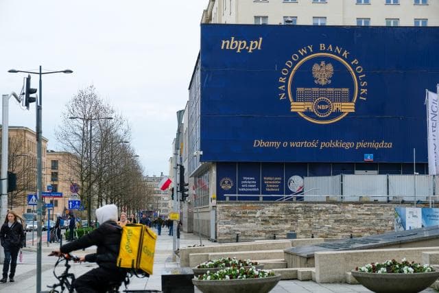 Polşalı siyasətçi 2025-ci ildə dərəcələrin azalacağını proqnozlaşdırır, lakin artımı istisna etmir