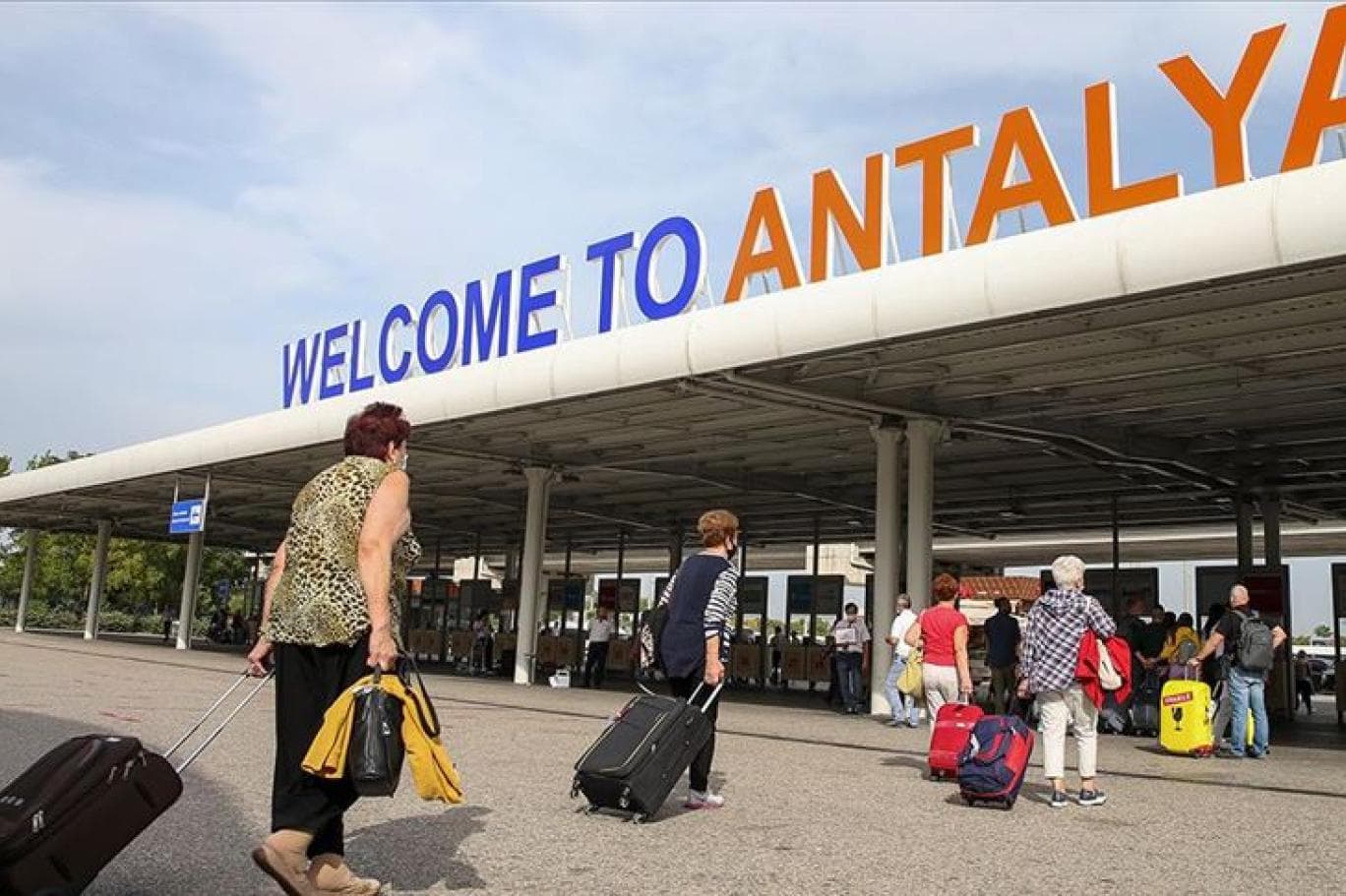 Antalya hava limanı iyunun 22-də 199 mindən çox sərnişinə ev sahibliyi edib