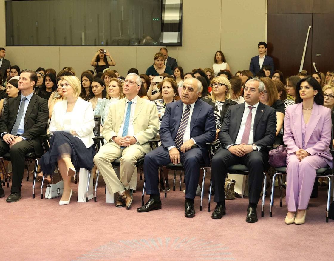 Yelo Bank-ın dəstəyi ilə “Eko Dilçilik” beynəlxalq forumu keçirilib