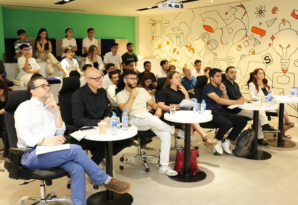 “Startup School 2” münsifləri ən yaxşı 5 komandanı seçdilər