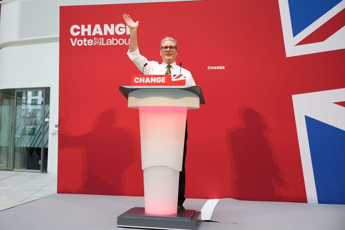 Starmer deyir ki, Böyük Britaniya İşçi Partiyası ən azı 2,5% iqtisadi artım hədəfləyəcək