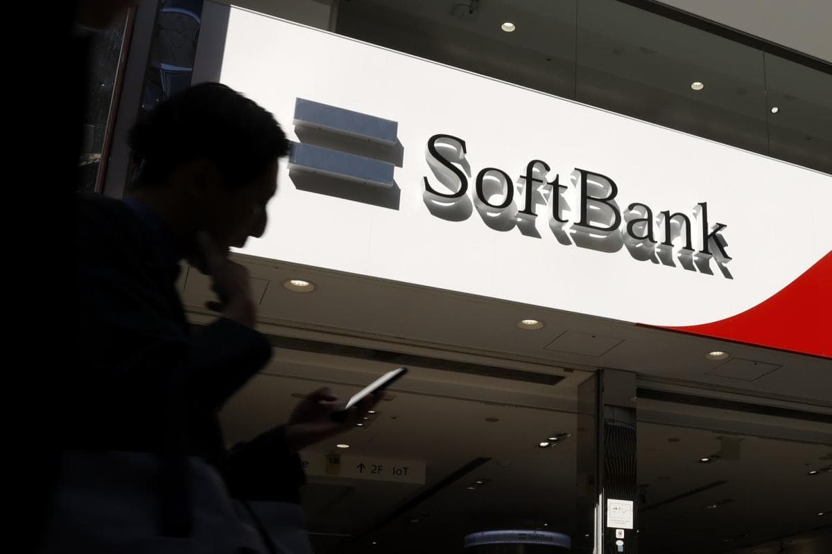 SoftBank, süni intellektə olan mərclərini artıraraq xaricə 1,86 milyard dollar cəlb etdi
