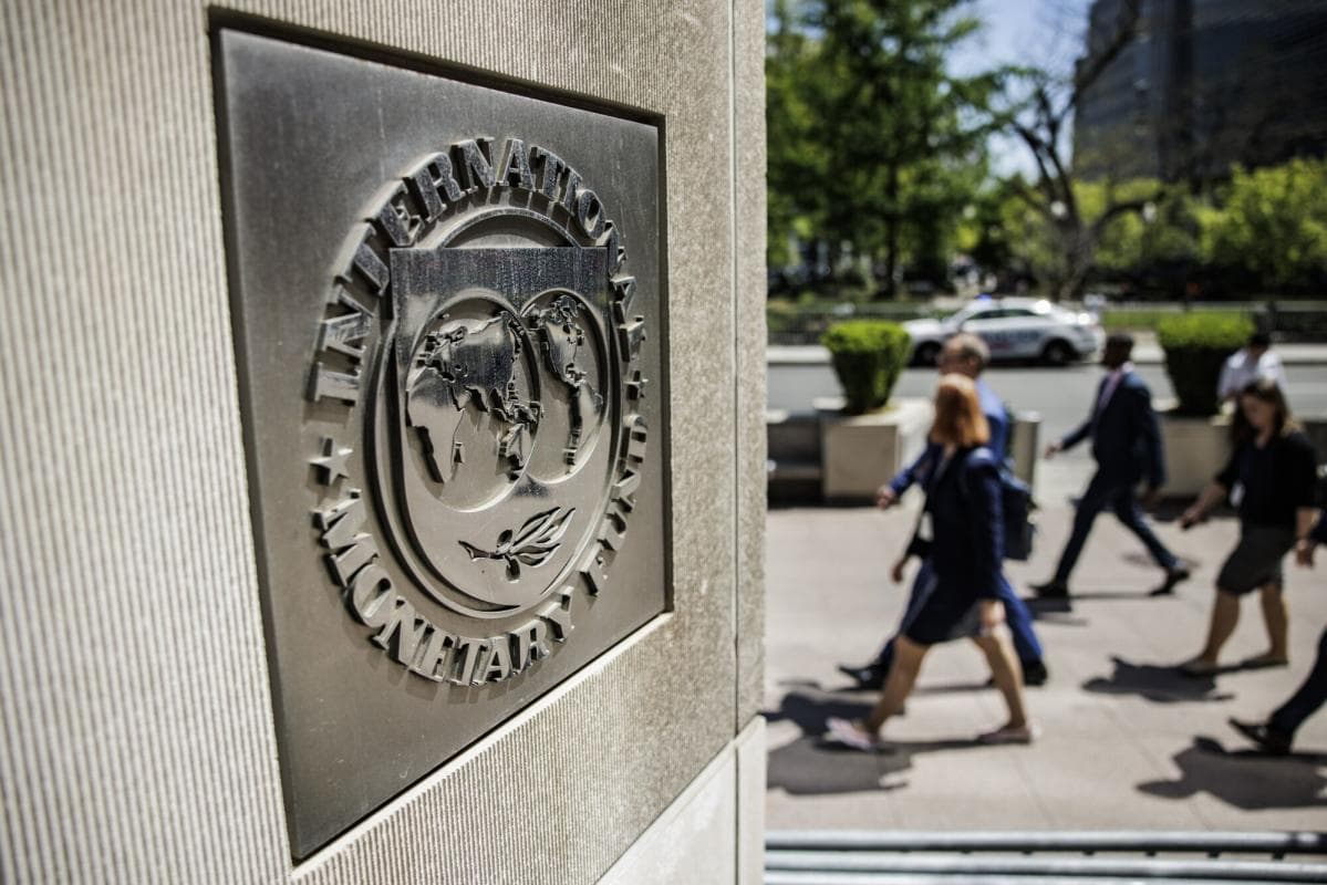 BVF ABŞ-ı riskli kəsir, borc, ticarət və bank qaydalarına görə tənqid edir