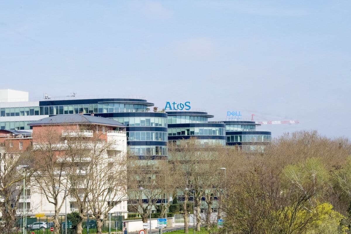 Atos Saga ECB-ni vurur