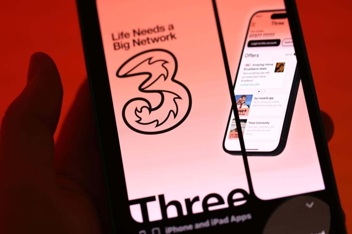 Vodafone-Three Böyük Britaniyanın birləşməsinə icazə verərsə, VMO2 spektrini satacaq