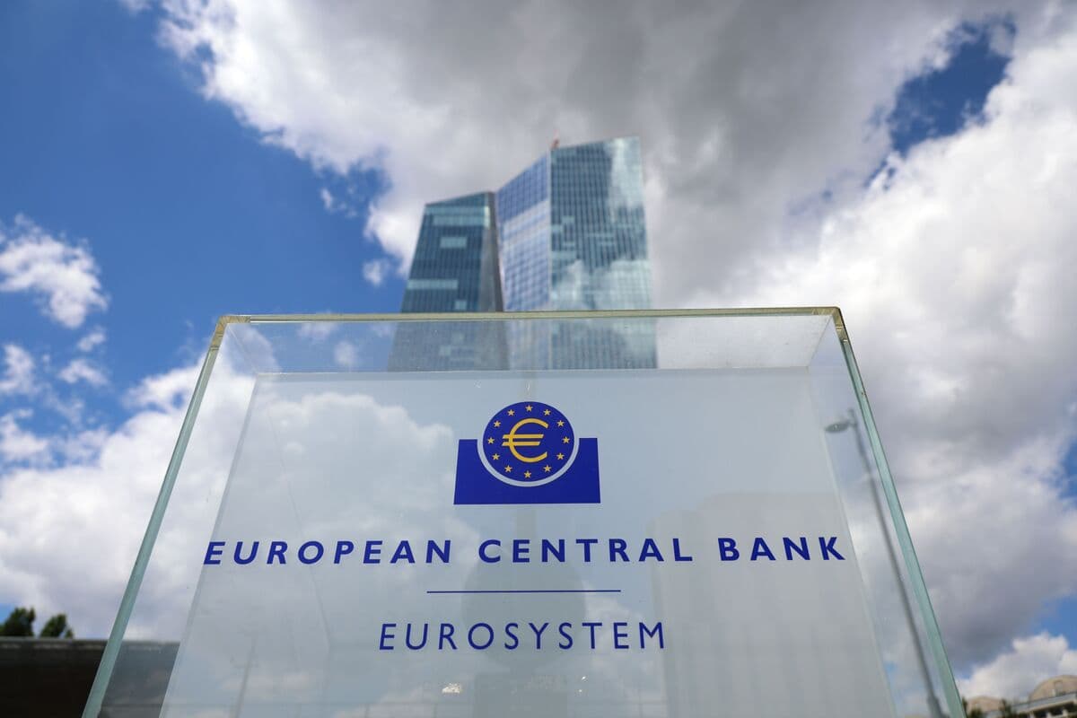 ECB rəsmiləri dərəcələri azaltmaqla bəzi inflyasiya narahatlıqlarını aradan qaldırdılar