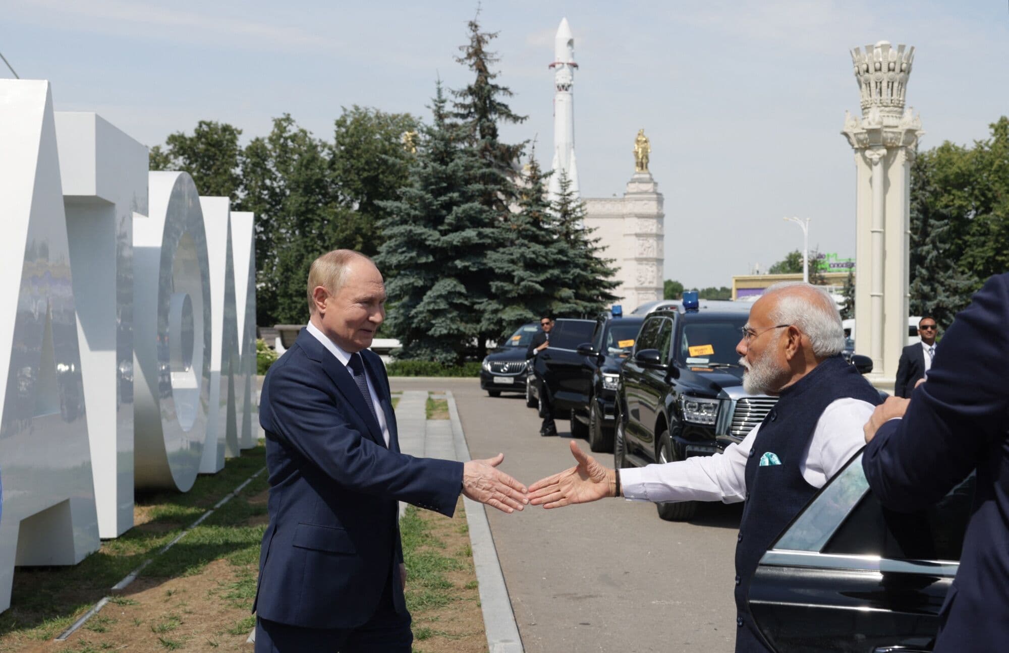 Putin qlobal “təcrid” naminə bir çox dünya liderləri ilə görüşür