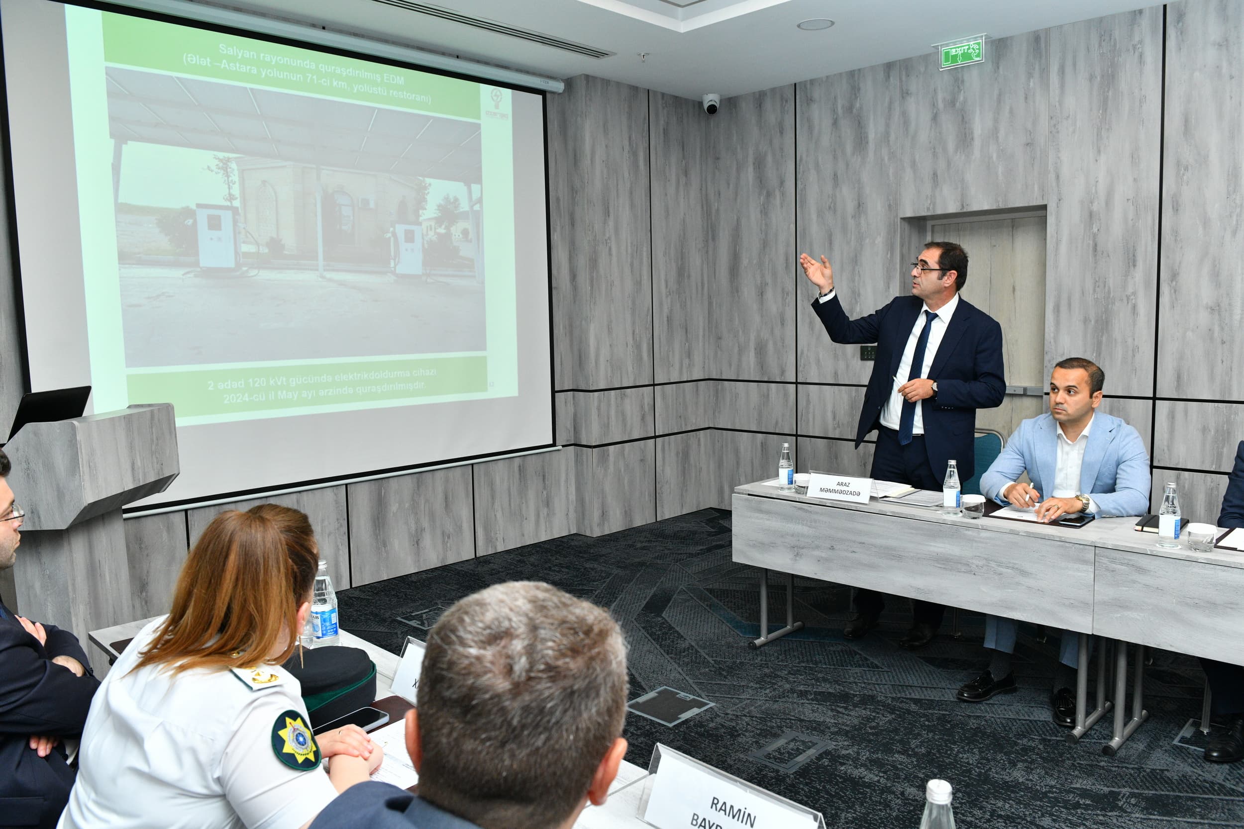 2024-cü il Yol Xəritəsi: Ekoloji nəqliyyatın inkişafı üzrə iclas keçirilib
