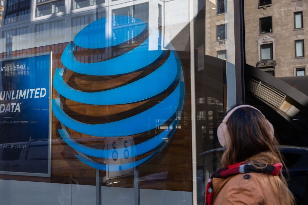 Haker əvvəlcə oğurlanmış AT&T məlumatlarında heç bir dəyər görmədiyini söylədi