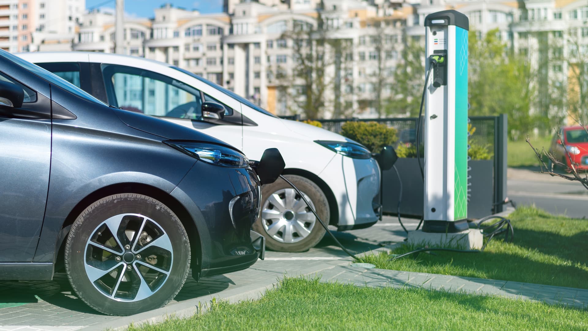 Elektromobil idxalında artım qeydə alınıb