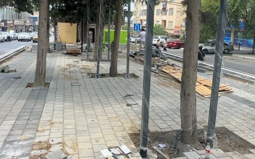 Bakıda qanunsuz quraşdırılan metal konstruksiyalar sökülüb