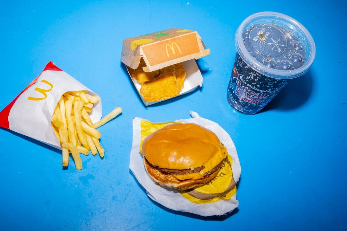 McDonald's müştəri axınını əsas gətirərək 5 dollarlıq yemək müqaviləsini uzadıb