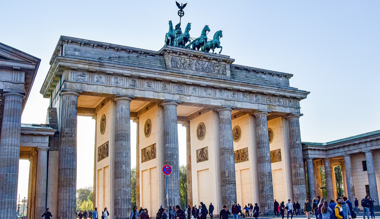 CDU Berlin şöbəsi Rusiyaya məxsus daşınmaz əmlakları satmağı təklif edir
