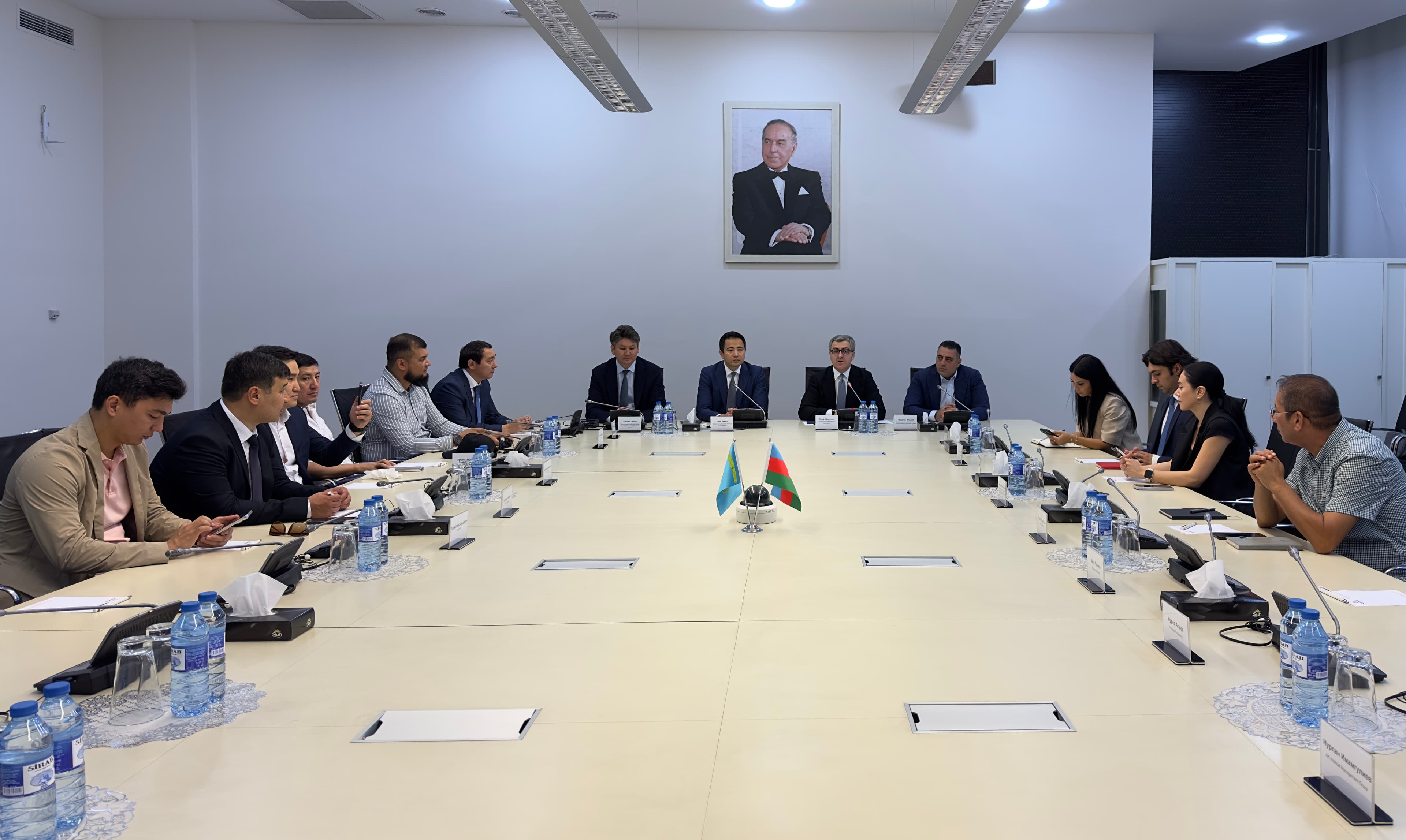 Azərbaycan və Qazaxıstan arasında ticarət əlaqələrinin genişləndirilməsi müzakirə olunub