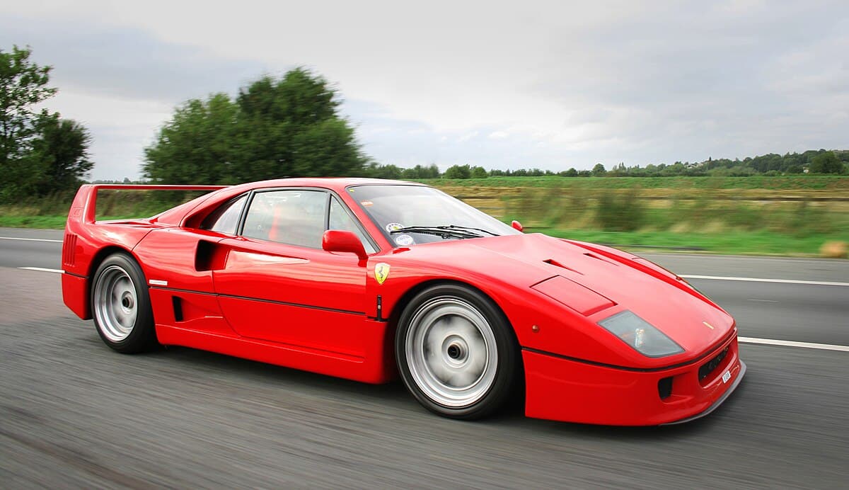 Dünyada yeganə olan "Ferrari" hərraca çıxarıldı
