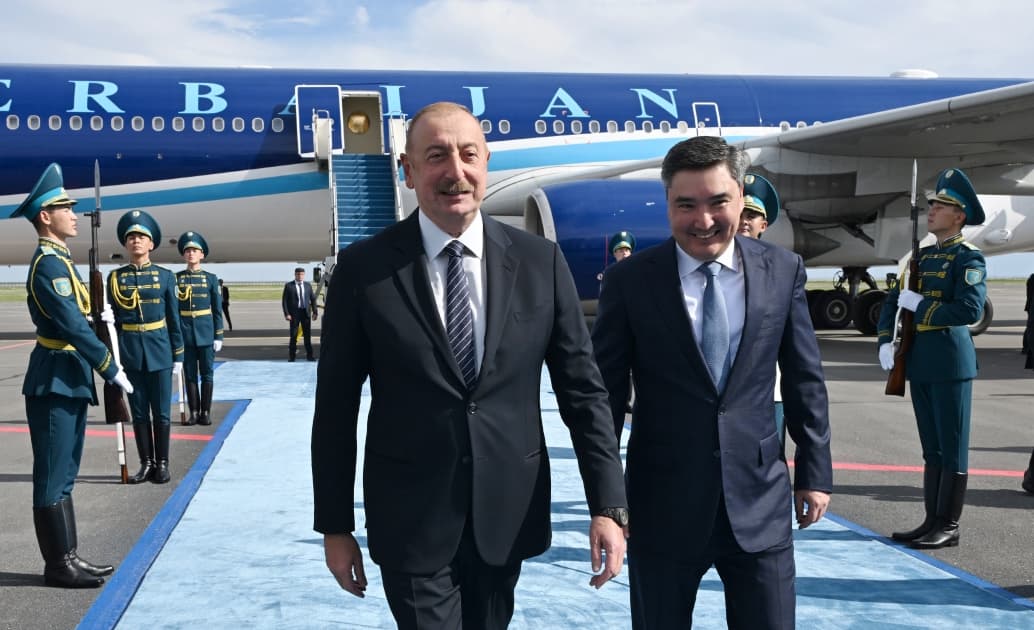 Prezident İlham Əliyev Qazaxıstana səfərə gəlib