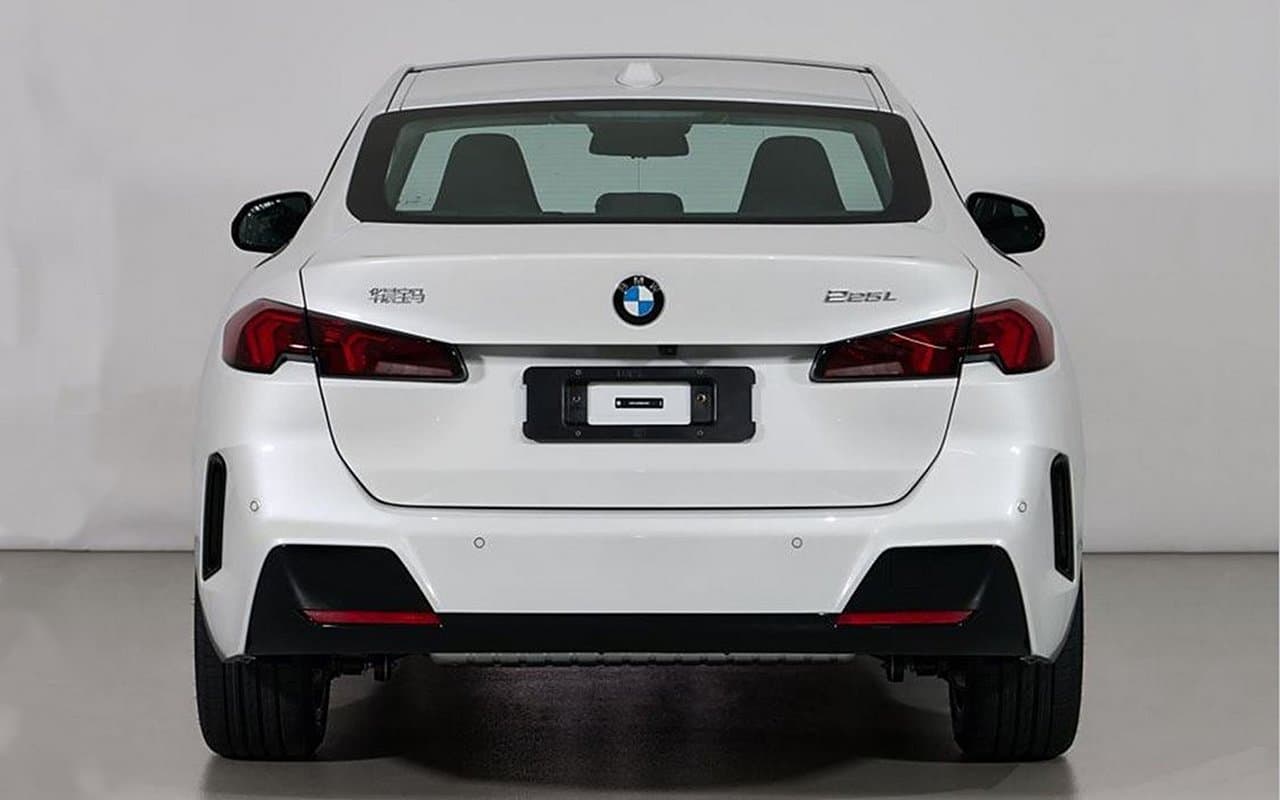 “BMW"-nin yeni modeli: Şirkət sızma ilə üzləşidi