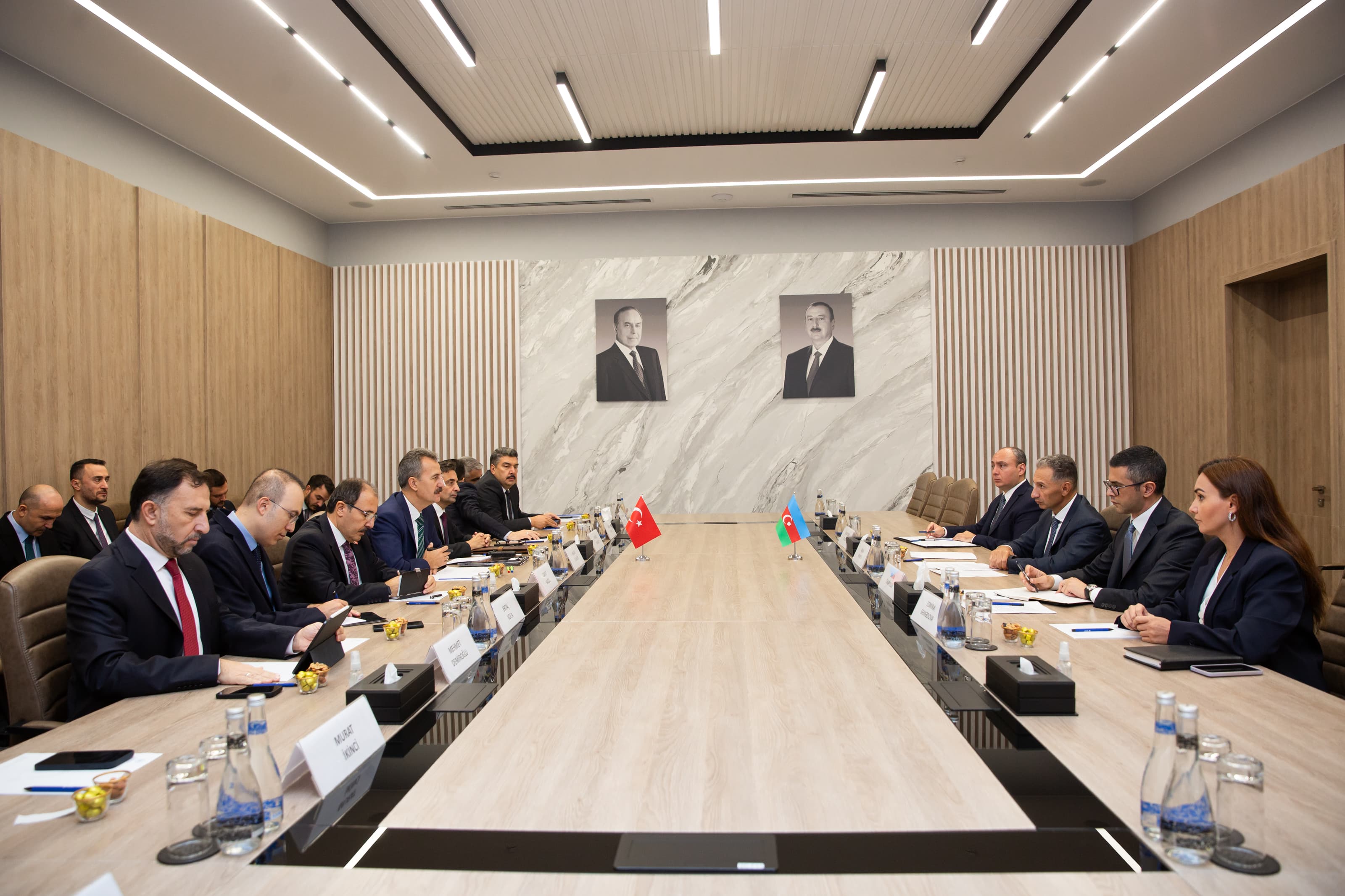 Nazir Rəşad Nəbiyev Türkiyə Respublikası Prezident Administrasiyasının Müdafiə Sənayesi Komitəsinin sədri Haluk Görgünlə görüşüb