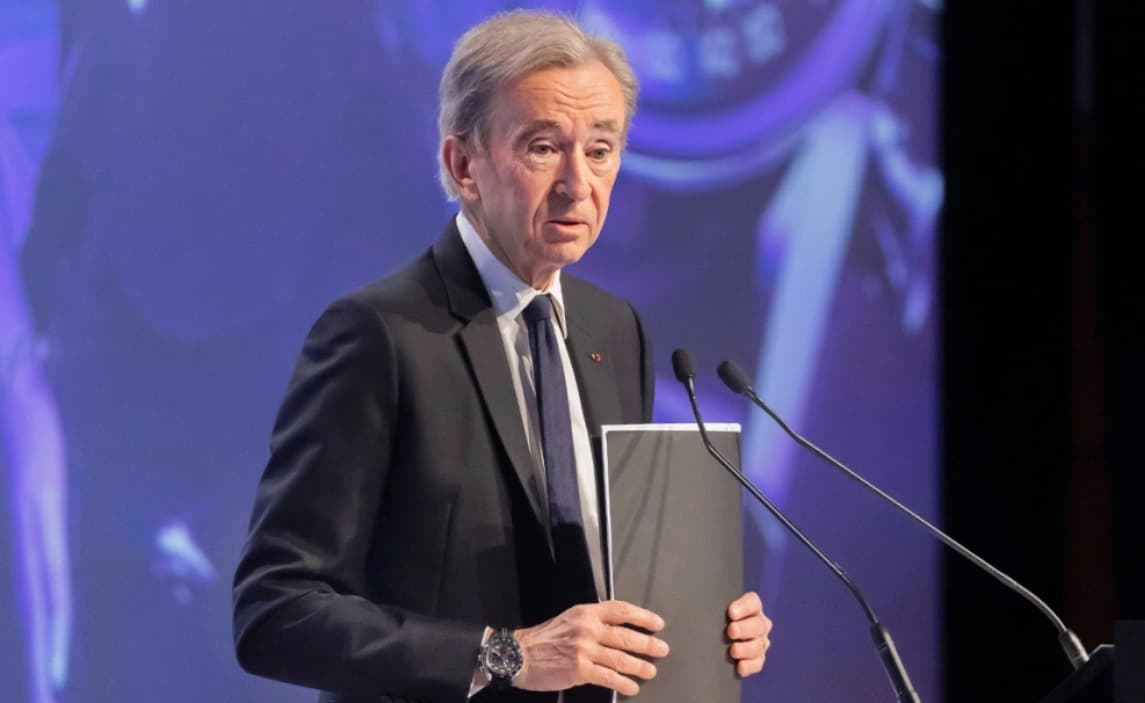LVMH-nin baş direktoru Arnault Bloomberg milyarderlər reytinqində ilk üçlüyü tərk edir