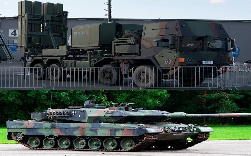 Almaniya Ukraynaya İris-T hava hücumundan müdafiə və Leopard tanklarını təhvil verəcək
