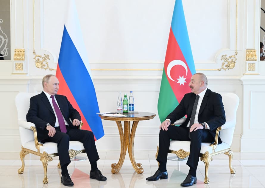Prezident İlham Əliyev və Rusiya Prezidenti Vladimir Putin arasında məhdud tərkibdə görüş başlayıb