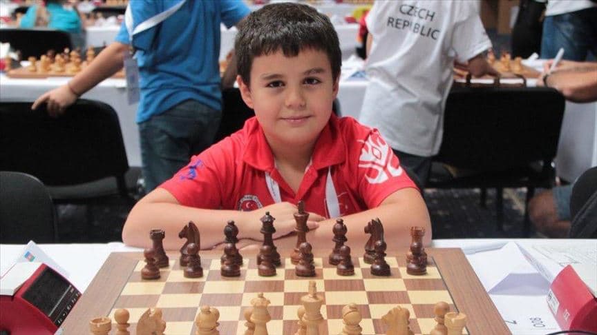 2600 ELO-a dünyanın ən gənc şahmatçısı