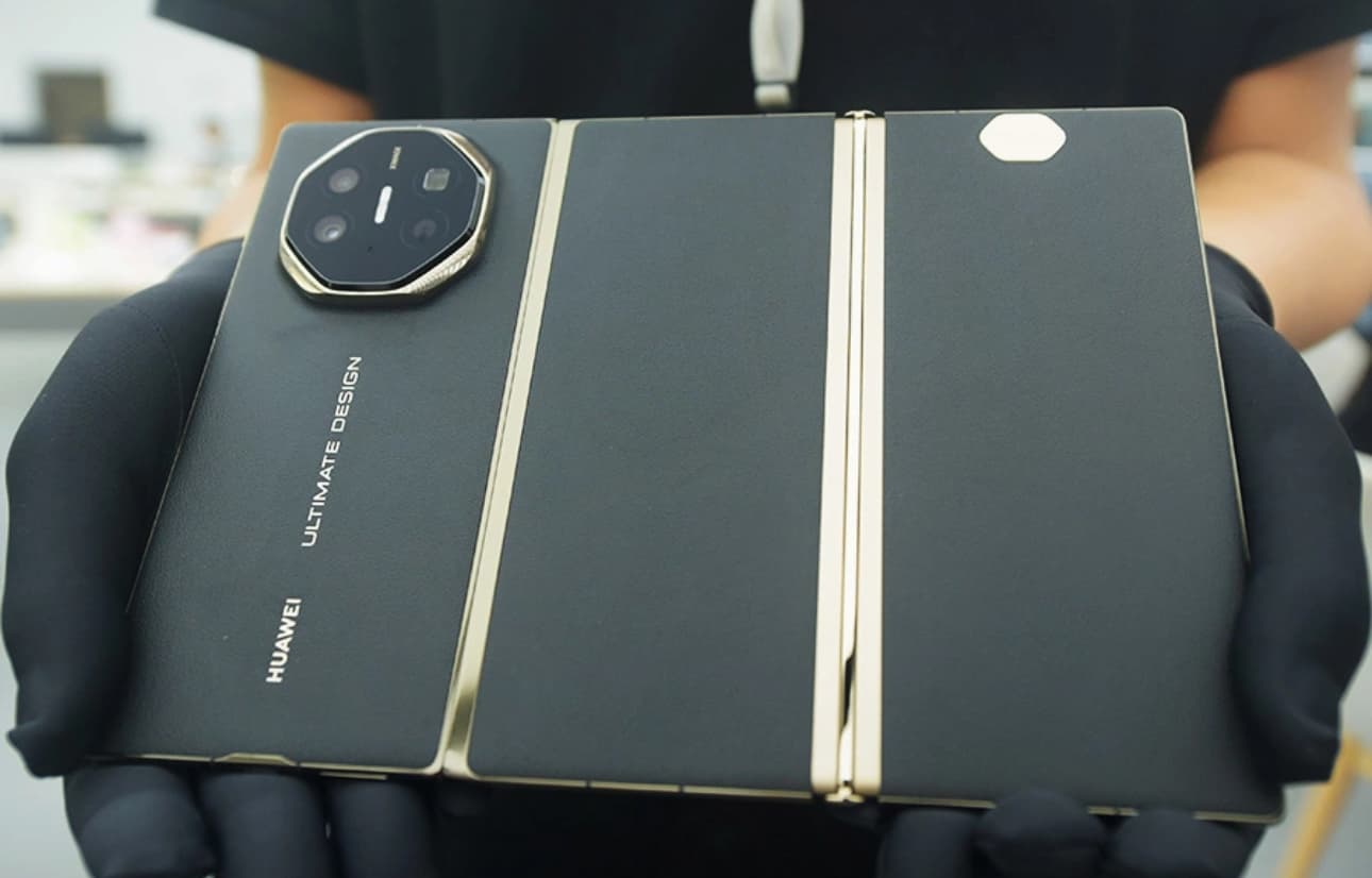 Rusiya şəbəkələri üçqat smartfon satmaq istədiklərini açıqlayıblar