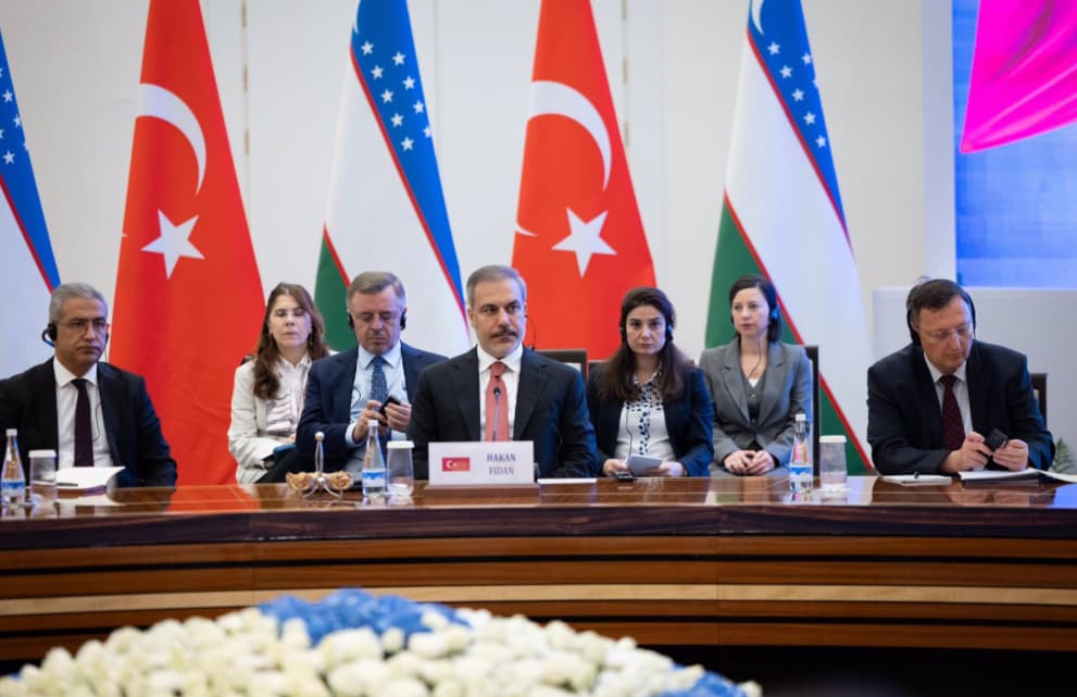 Özbəkistan və Türkiyə əməkdaşlıq üçün yol xəritəsi imzalayıb