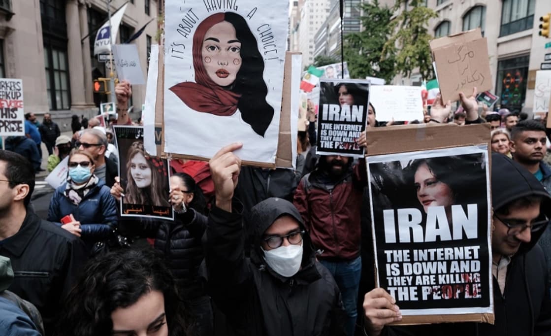 İran prezidenti hicaba görə qadınları narahat etməyəcəyinə söz verib