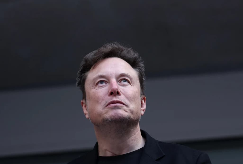 Elon Musk: Tramp uduzsa, ABŞ tiraniyaya doğru sürüşəcək