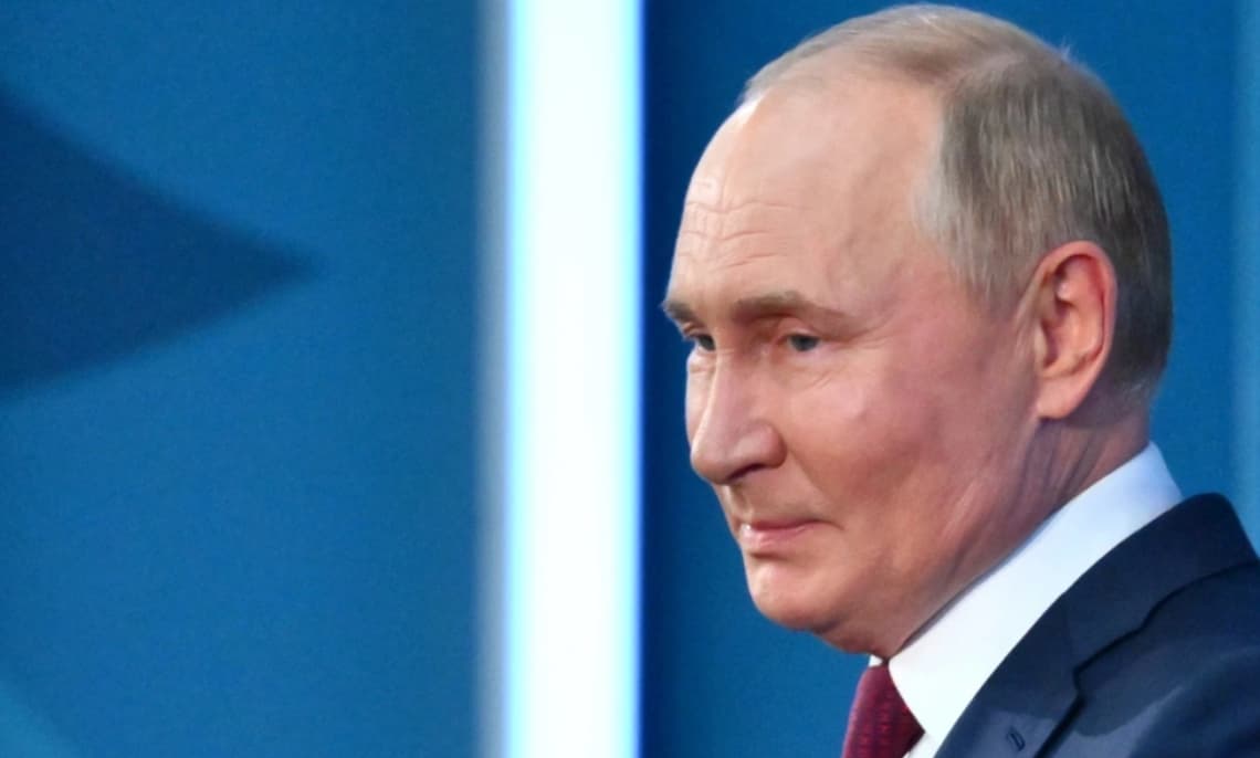 Putin BRİKS Hüquq Forumunun iştirakçılarını salamlayıb