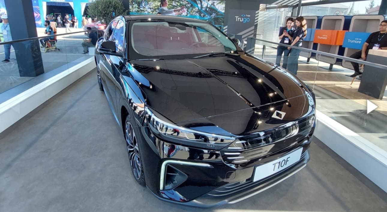 Türkiyə istehsalı olan yeni elektromobil modeli Adanada keçirilən “TEKNOFEST” iştirakçılarına təqdim edilib