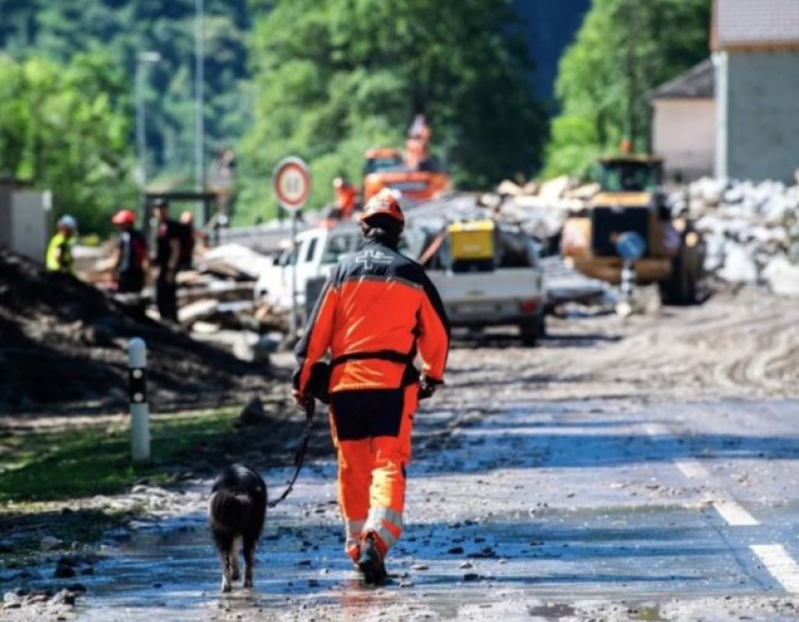 Bosniya və Herseqovinada daşqın nəticəsində itkin düşənlərin axtarışı davam edir
