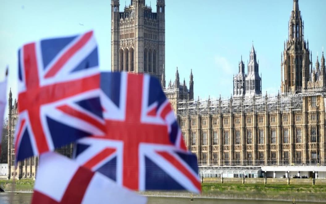 Böyük Britaniya Xəzinədarlığı sanksiyalarla "mübarizə" aparmaq üçün milyonlarla vəsait "mənimsəyib"