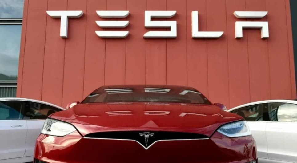 “Tesla” tədarükləri azaldı, səhmlər dəyərini itirdi