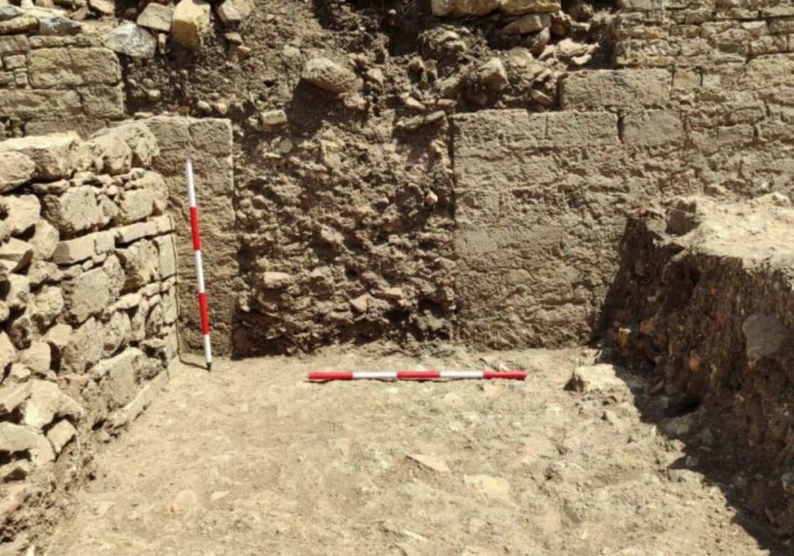 İspaniyalı arxeoloqlar ölkədə ilk qədim Roma forumunu tapdıqlarını bildiriblər