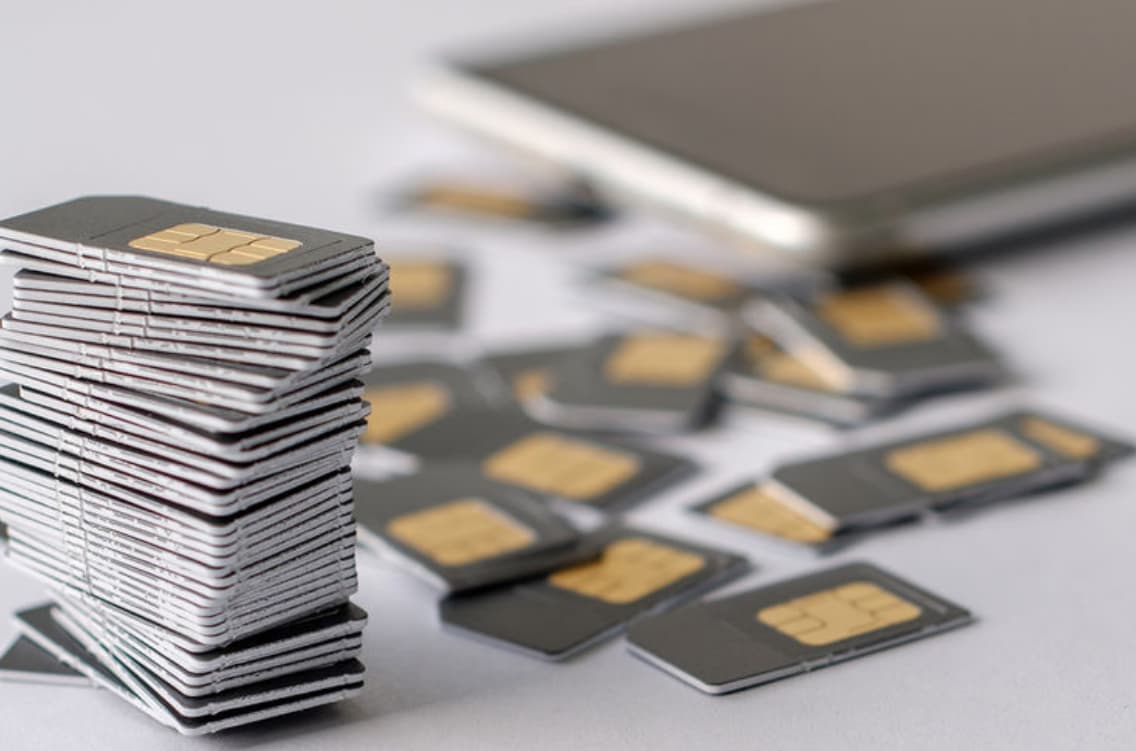 RKN əcnəbilərin 4,5 milyon SİM kartını bloklayacaq