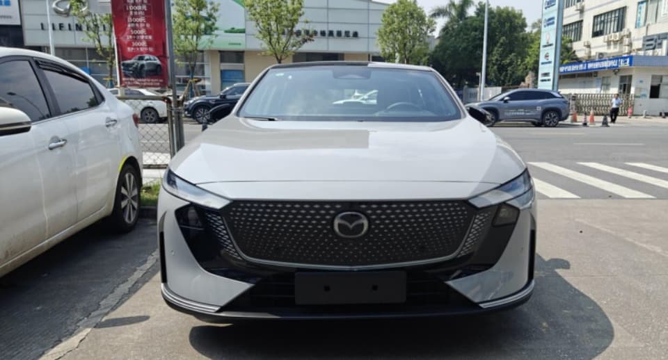 “Mazda” 20 min dollardan ucuz elektrik avtomobilini təqdim etdi