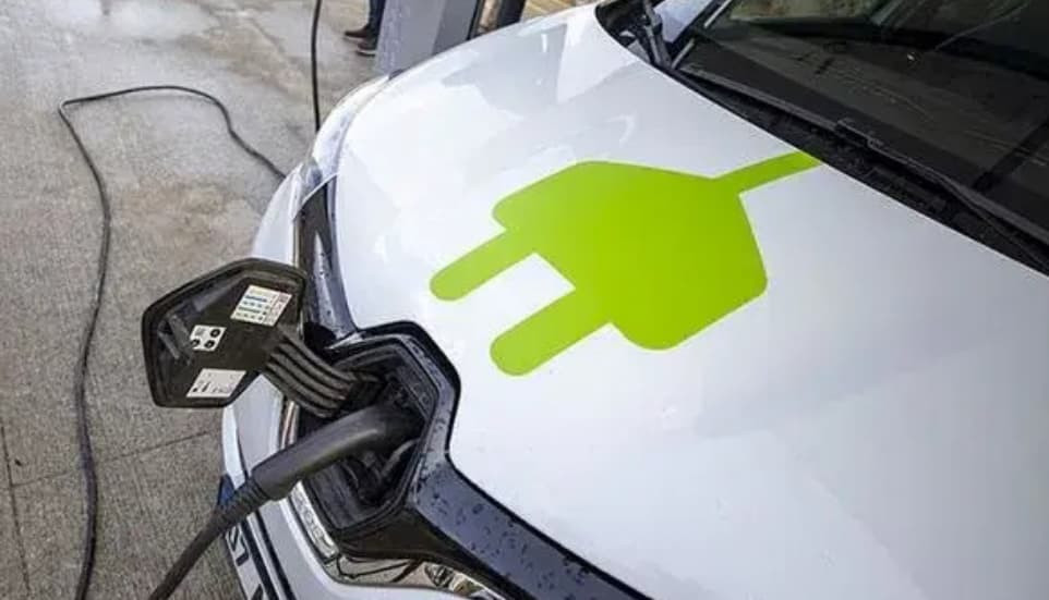 Aİ-də elektrik avtomobil satışları kəskin azalıb
