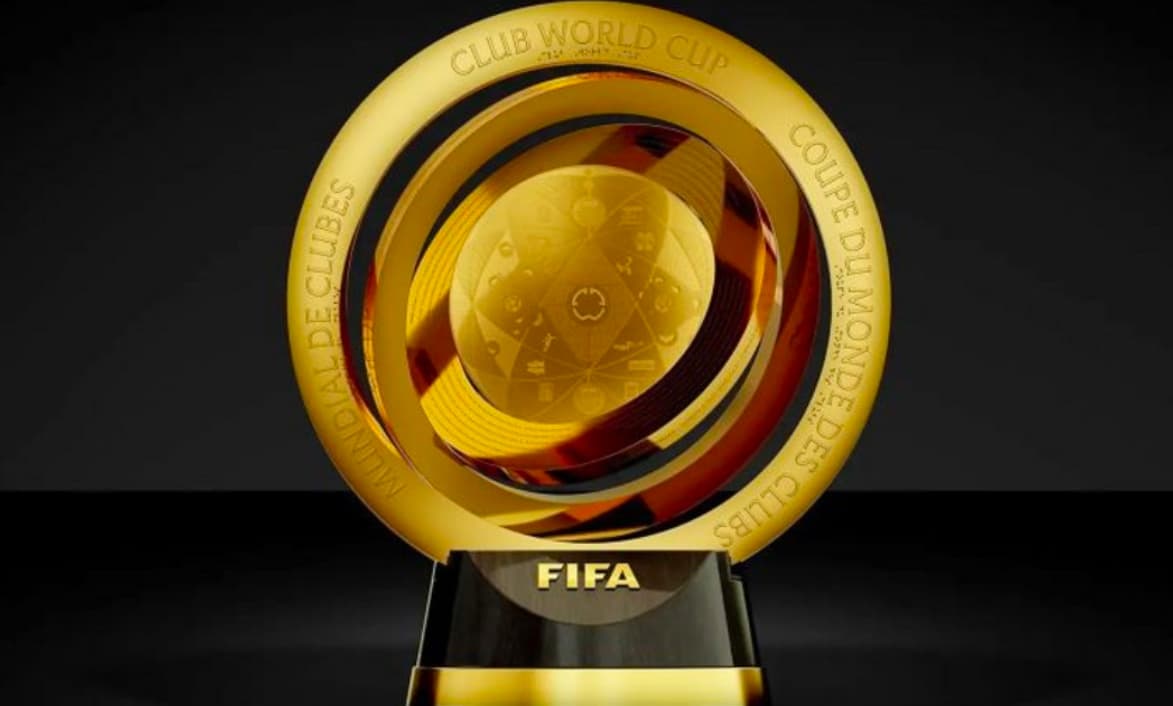 FIFA klublararası dünya çempionatının yeni kubokunu təqdim edib
