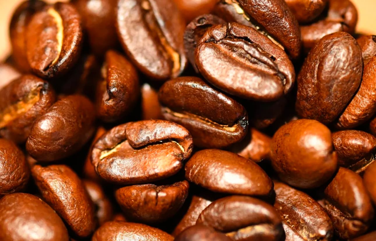 Arabica qəhvəsinin rekord qiymətləri: qəhvə bazarı hücum altındadır
