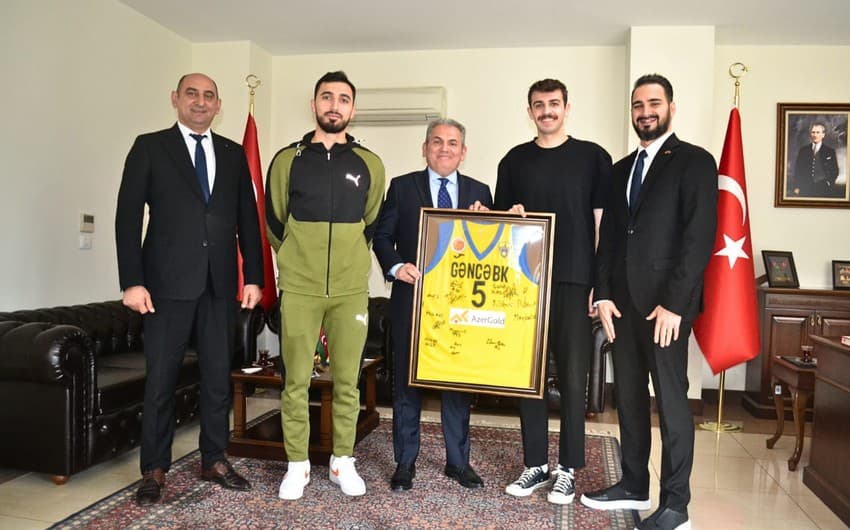 "Gəncə" basketbol klubunun üzvləri Türkiyənin baş konsulu ilə görüşüblər
