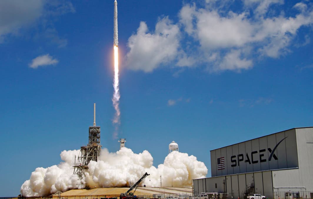 SpaceX, Maskın təhlükəsizlik rəsmiliyini itirəcəyindən qorxur