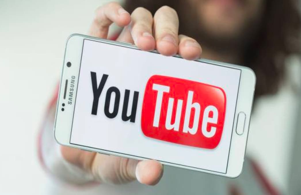 YouTube səsli şərhləri sınaqdan keçirir
