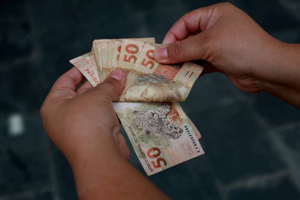 Braziliya realı bütün zamanların ən aşağı səviyyəsinə çatıb